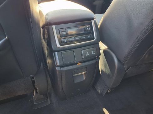 Used 2022 Subaru Ascent Limited w/ Technology Package image 17