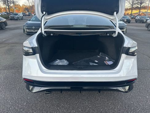 New 2026 Nissan Sentra SR w/ Floor Mat Package FWD image 18