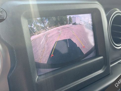 Used 2022 Jeep Wrangler Unlimited Sport image 17