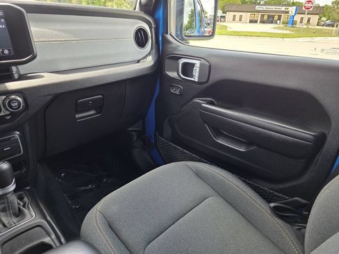 Used 2024 Jeep Wrangler Unlimited AWD/4WD image 14