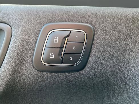 Certified 2025 Ford Escape Platinum image 12