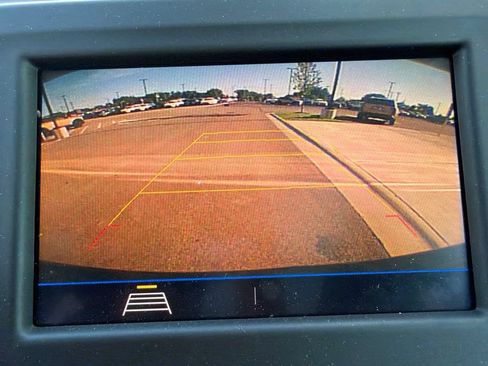 Used 2021 Chevrolet Equinox LT AWD/4WD image 10
