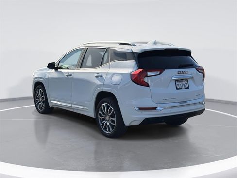 Used 2022 GMC Terrain Denali w/ Denali Premium Package image 5