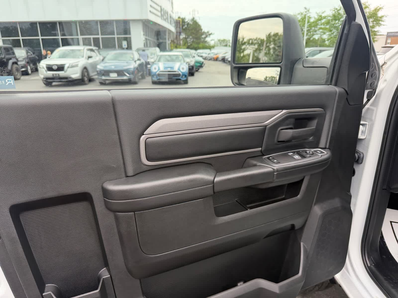 Used 2024 RAM 2500 Tradesman w/ Chrome Appearance Group AWD/4WD image 14