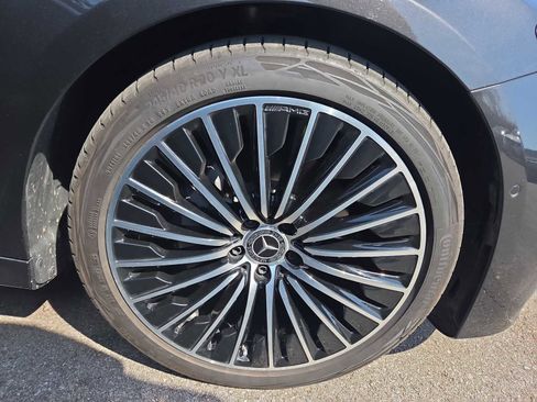 Used 2024 Mercedes-Benz E 350 4MATIC Sedan image 2