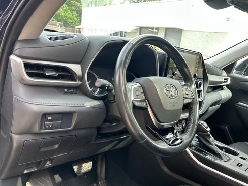 Used 2021 Toyota Highlander XLE image 8