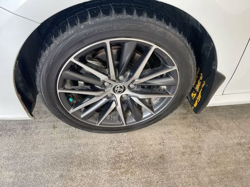 Certified 2022 Toyota Camry XLE w/ Navigation Upgrade Package image 10