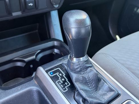 Used 2021 Toyota Tacoma SR5 AWD/4WD image 23