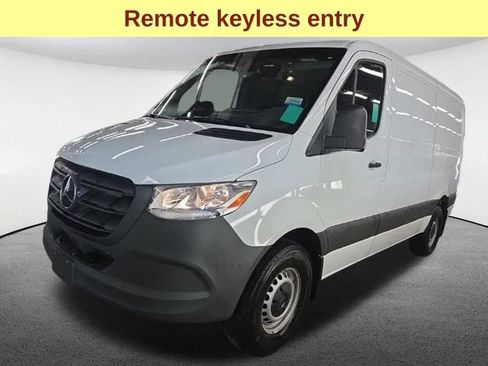 Used 2025 Mercedes-Benz Sprinter 2500 image 4