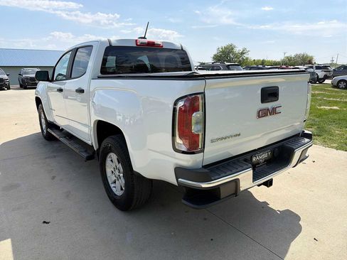 Used 2017 GMC Canyon 2WD Crew Cab w/ Convenience Package image 4