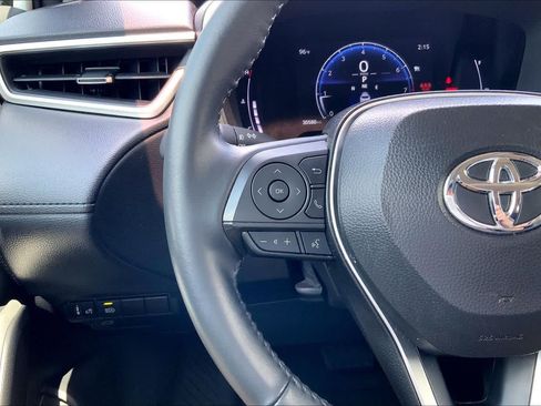 Used 2025 Toyota Corolla Cross XLE w/ Convenience Package FWD image 24