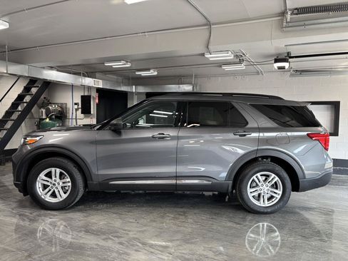 Used 2021 Ford Explorer XLT w/ Equipment Group 202A AWD/4WD image 5