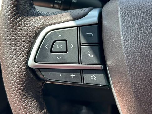 Used 2023 Toyota Sienna Platinum FWD image 44