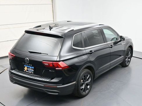 Used 2022 Volkswagen Tiguan SE w/ Panoramic Sunroof Package AWD/4WD image 33