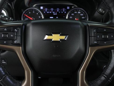 Used 2020 Chevrolet Silverado 1500 High Country image 13