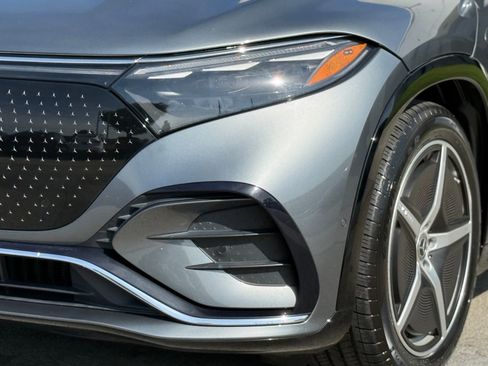 Used 2023 Mercedes-Benz EQS 580 4MATIC SUV image 3