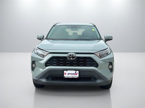 Used 2021 Toyota RAV4 XLE image 2