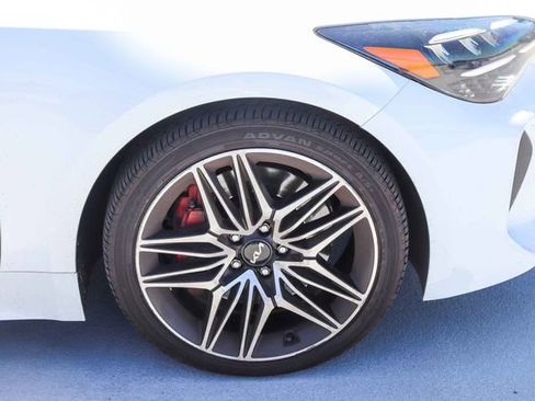 Used 2022 Kia Stinger GT1 RWD image 10