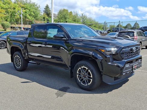 New 2025 Toyota Tacoma TRD Sport image 3