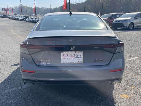 Used 2023 Honda Accord Sport image 3