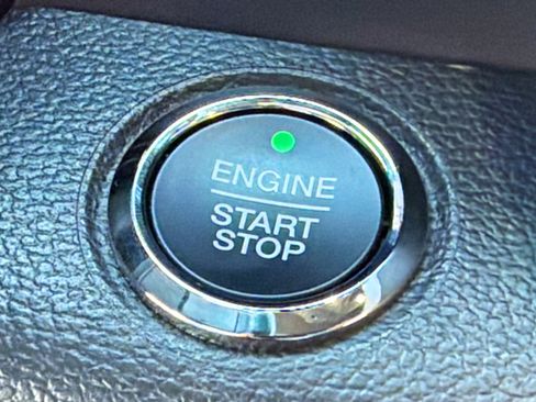 Used 2022 Ford F250 Lariat w/ Black Appearance Package image 33