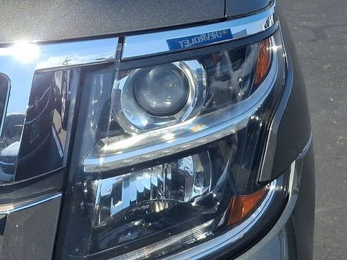 Certified 2019 Chevrolet Suburban LT AWD/4WD image 9