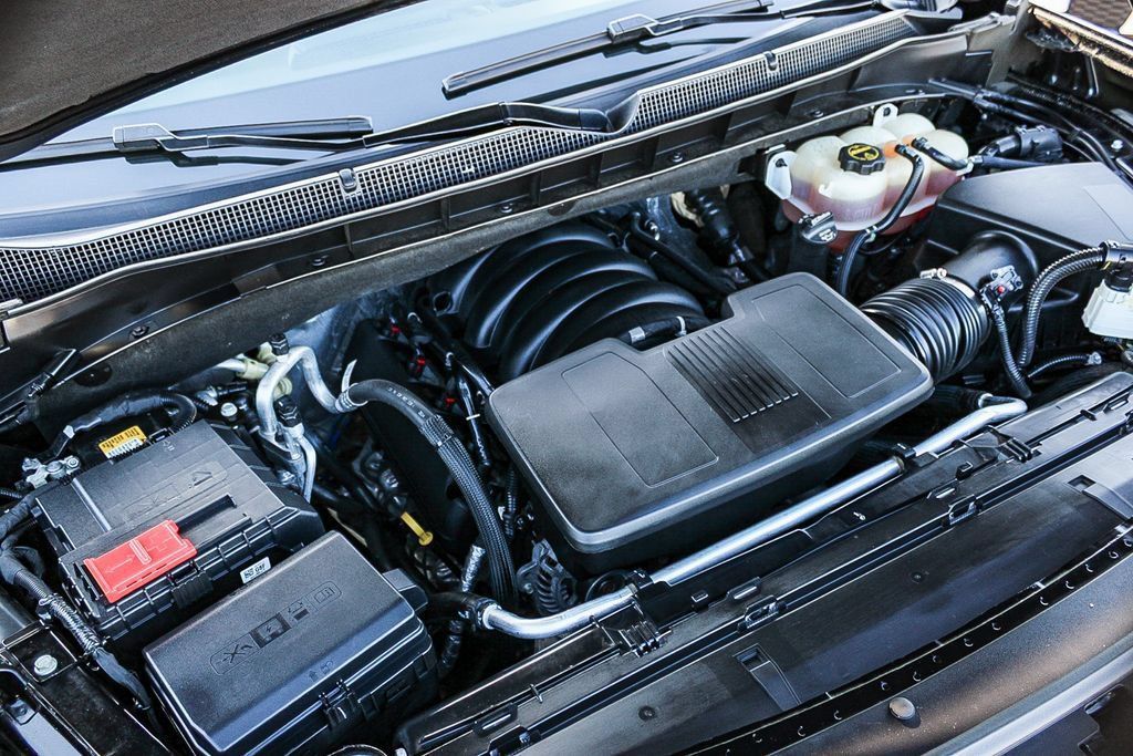 Used 2025 Chevrolet Suburban High Country AWD/4WD image 28