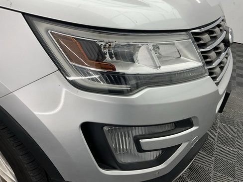 Used 2016 Ford Explorer XLT w/ Equipment Group 202A image 29