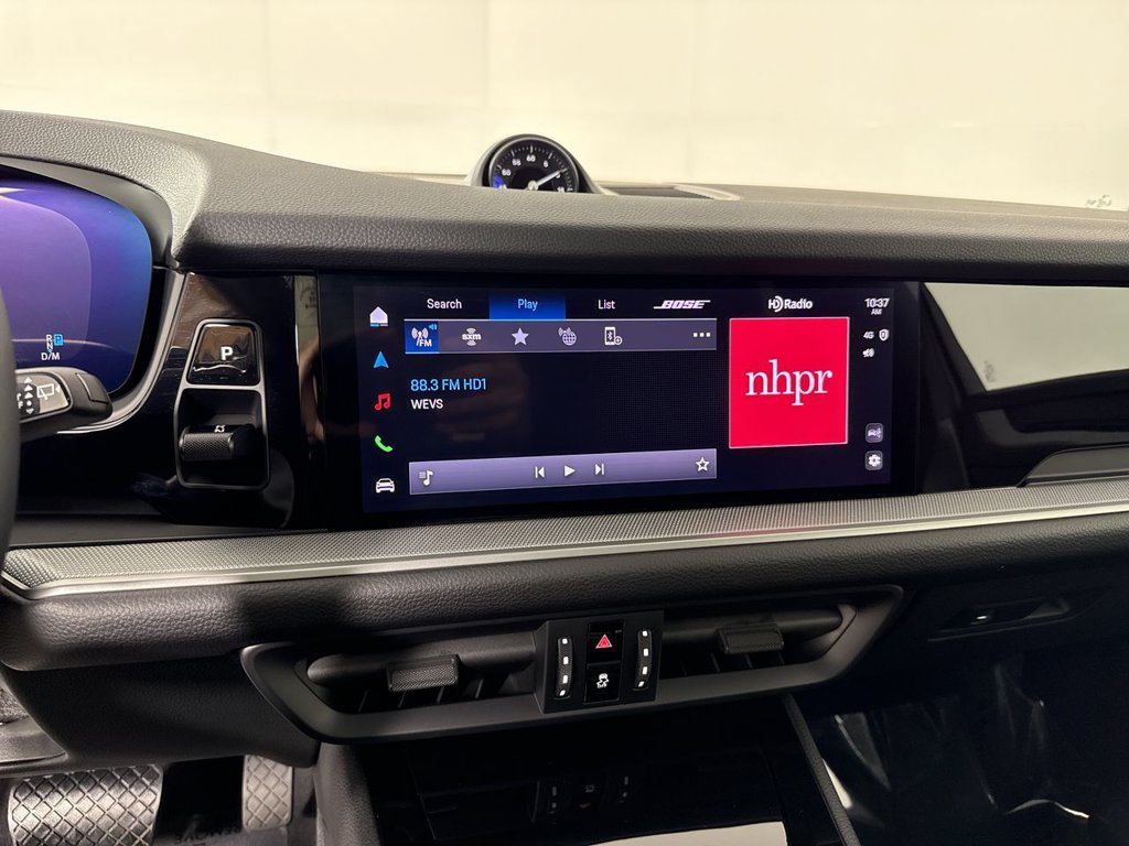 Certified 2025 Porsche Cayenne AWD/4WD image 28