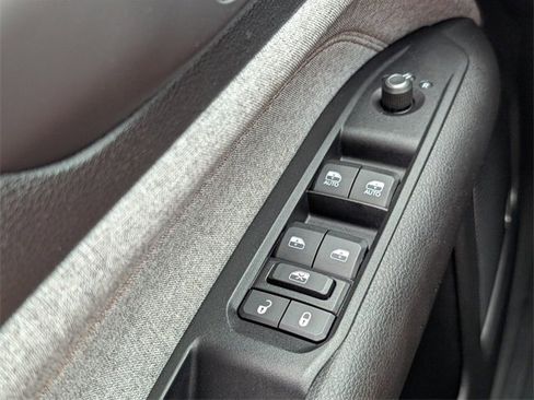 Used 2022 Jeep Compass Latitude w/ Sun and Sound Group image 37