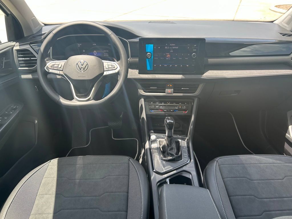 New 2026 Volkswagen Taos SE FWD image 9
