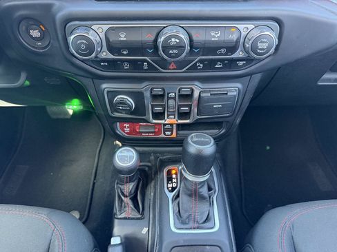 Used 2021 Jeep Gladiator Rubicon AWD/4WD image 25