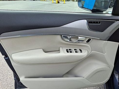 Used 2022 Volvo XC90 T5 Momentum w/ Climate Package image 13