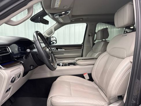 Used 2022 Jeep Grand Wagoneer Series I w/ Flexible Seating Group AWD/4WD image 17