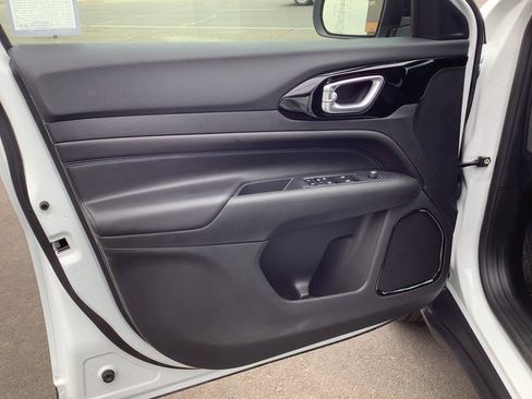 New 2026 Jeep Compass Latitude w/ Quick Order Package 29K image 9