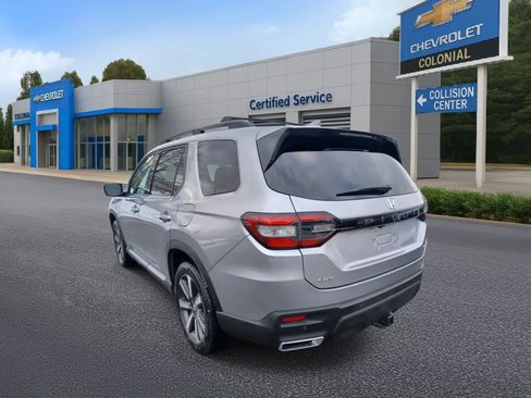 Used 2023 Honda Pilot Touring image 5