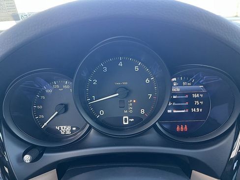 Used 2022 Porsche Macan image 15