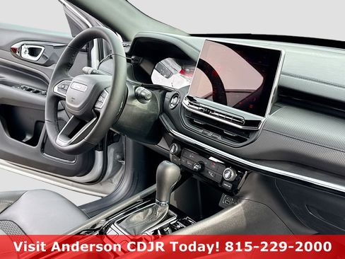 New 2026 Jeep Compass Latitude image 5