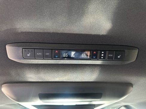 Used 2025 Toyota Sienna Platinum AWD/4WD image 24