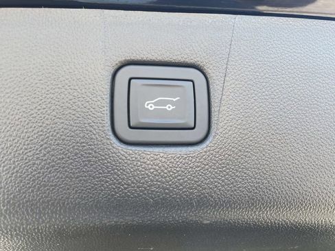 Used 2025 Chevrolet Blazer LT w/ Convenience Package FWD image 12