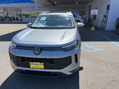 New 2026 Volkswagen Tiguan SE image 5