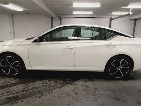 Used 2024 Nissan Altima 2.5 SR image 5