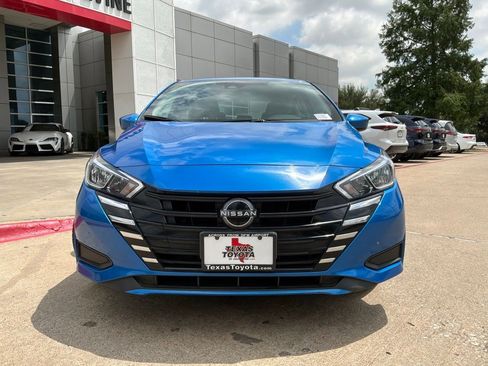Used 2023 Nissan Versa SV FWD image 3