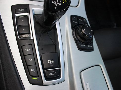 Used 2012 BMW 550i xDrive Sedan image 29