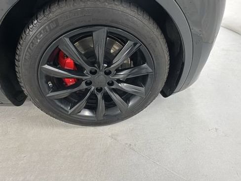 Used 2021 Tesla Model Y Performance image 9