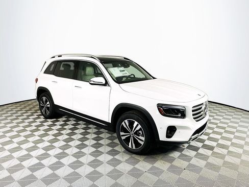 Used 2026 Mercedes-Benz GLB 250 4MATIC image 1
