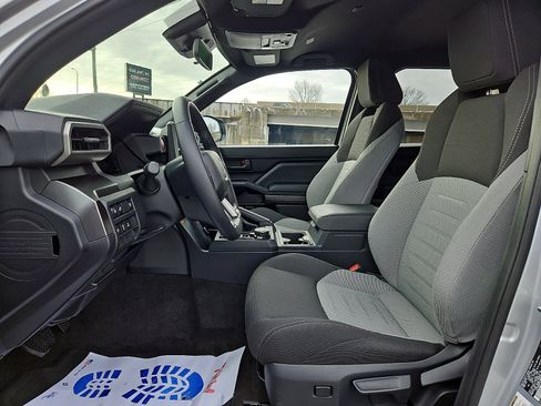 Used 2025 Toyota 4Runner TRD Off-Road image 13