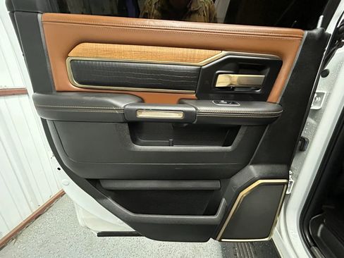 Used 2022 RAM 2500 Limited image 10