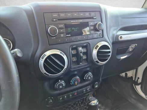 Used 2015 Jeep Wrangler Unlimited Sahara w/ Dual Top Group AWD/4WD image 14