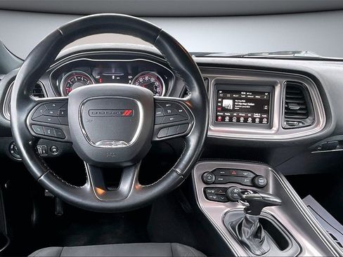 Used 2023 Dodge Challenger SXT image 8